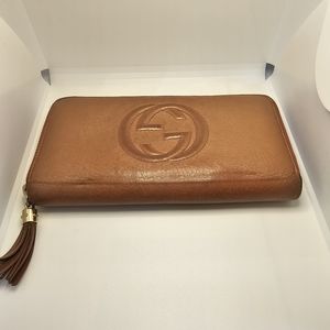 Gucci pink pearl SOHO zipper wallet